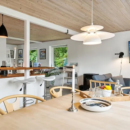 Holiday home - 1-2km From The Sea By Interhome *